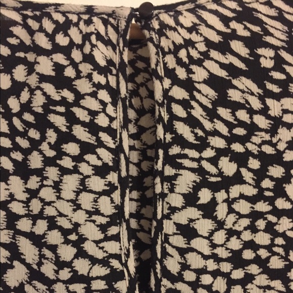 Black and white print blouse dress shirt - Picture 6 of 6